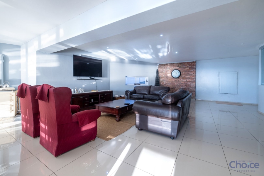 5 Bedroom Property for Sale in Jeffreys Bay Central Eastern Cape